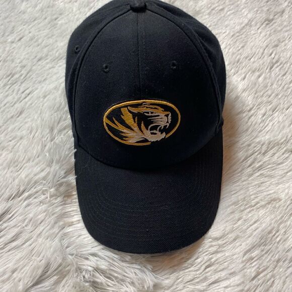 Nike Black Missouri Tigers Logo Hat - Picture 1 of 6